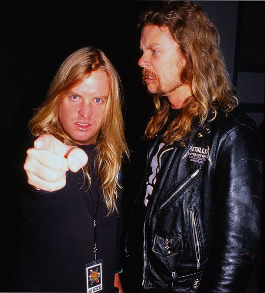Jeff Hanneman saam met James Hetfield van Metallica