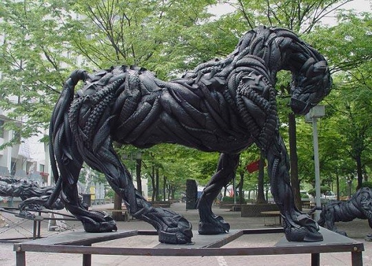 Yong Ho Ji tyre sculptures (8)